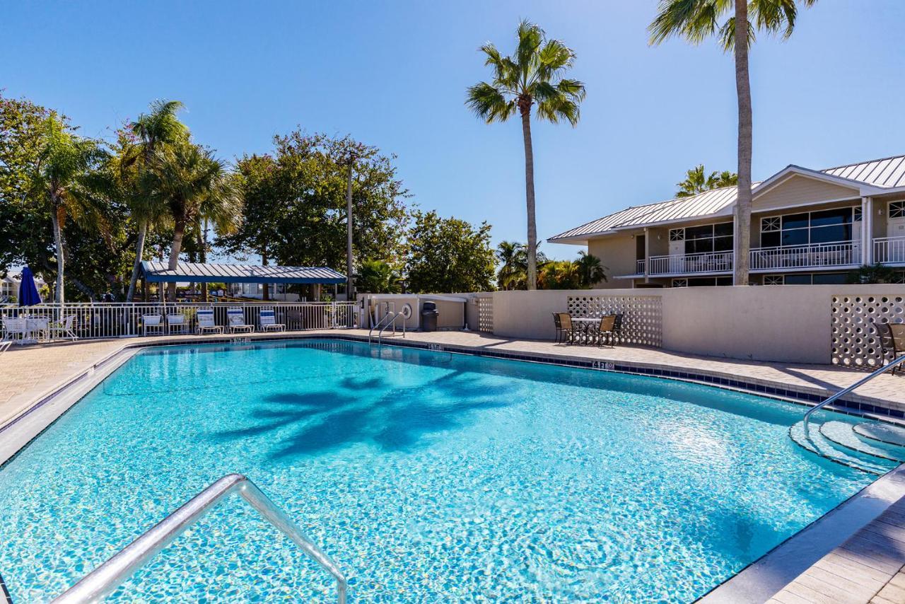Come Stay Where The Dolphins Play! Ruskin Exterior photo